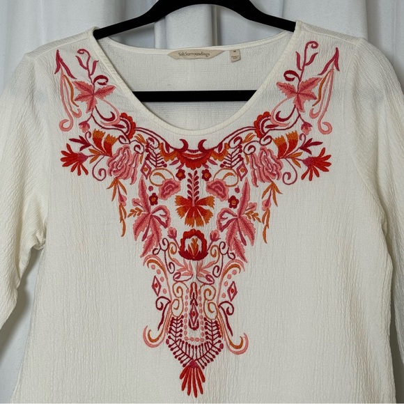 Soft Surroundings Embroidered Tunic Top White Red Pink Size Medium Boho - Picture 4 of 11